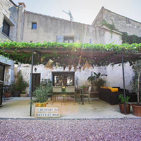 Bed and Breakfast Oustaou De Betty Et Bob Le Cailar Exterior foto